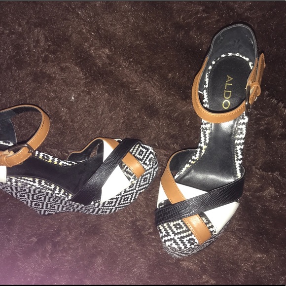 ALDO wedges - Picture 2 of 2